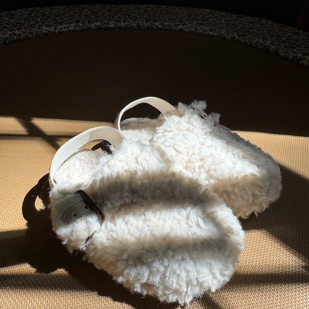 Cozy Cream Fuzzy Slippers
